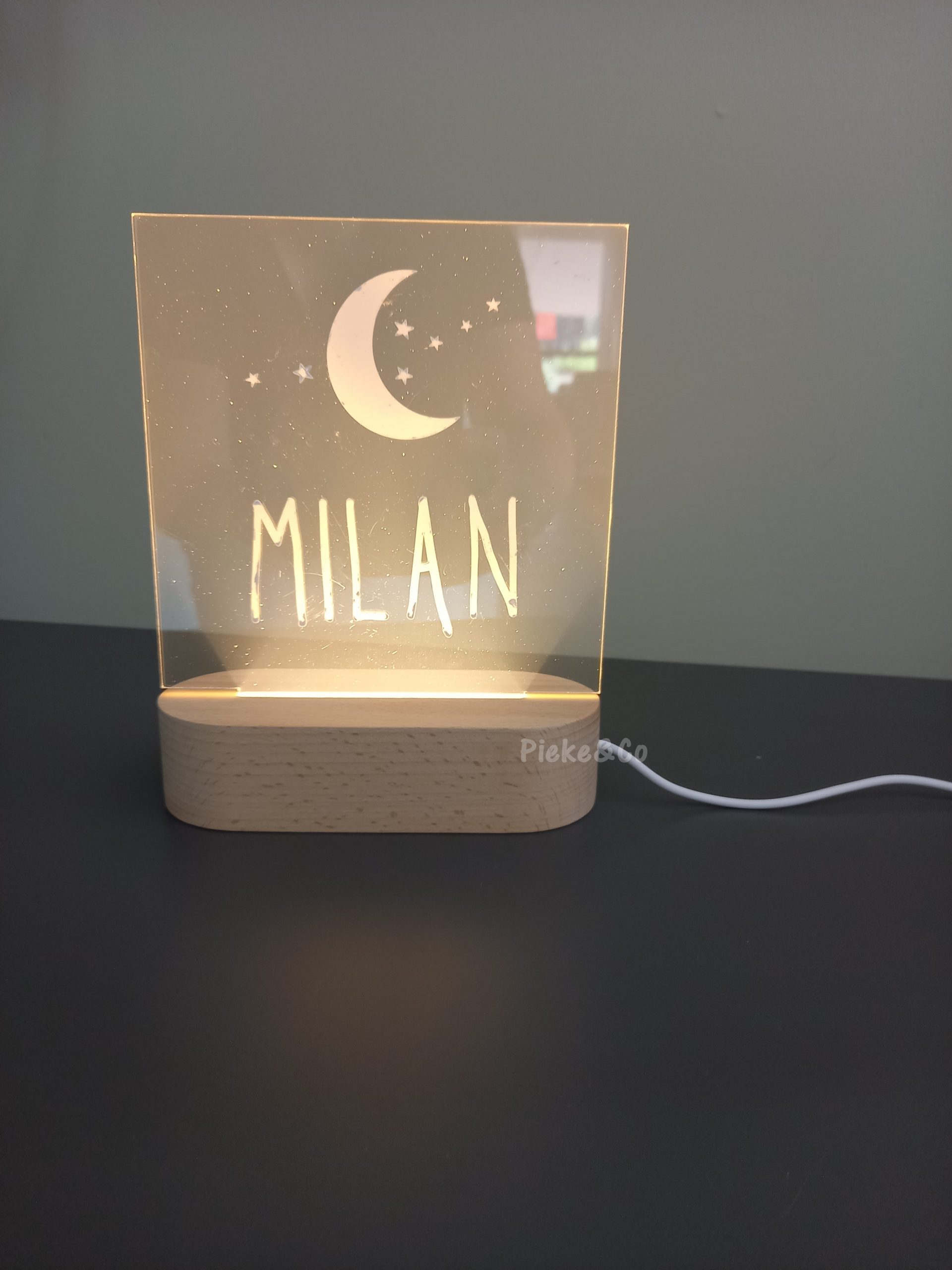 Merchandising Lift Dempsey LED Nachtlampje met naam en maan en sterren - Pieke-en-co Geboortecadeaus